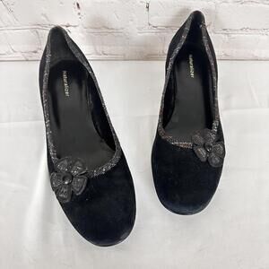 Naturalizer Black Suede Heels with Flower‎ Detail Women's Size 9.5